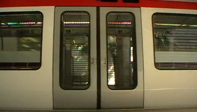 MPL75 : Manoeuvre à la station Vaulx en Velin La Soie sur la ligne A du métro de Lyon