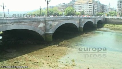 Mujer se tira al río tras golpearle su pareja en Donostia