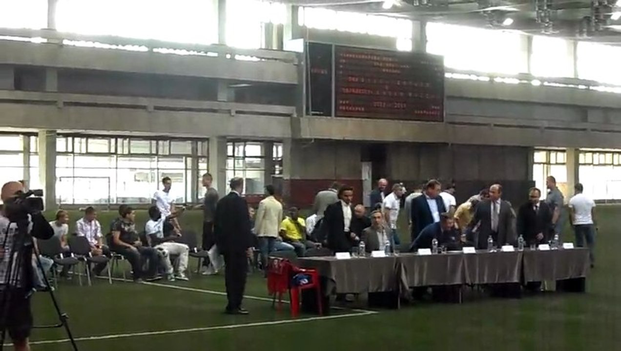 Начало встречи с болельщиками ПФК ЦСКА - 2013