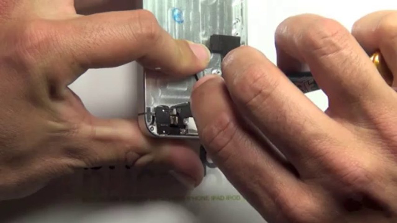 Tuto iphone 5 : Changer le haut parleur externe