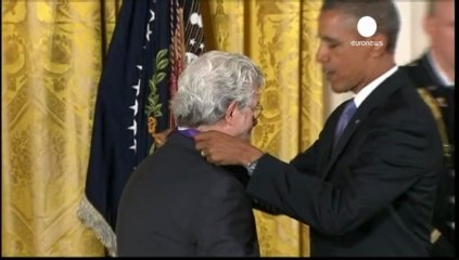 Obama décore Georges Lucas de la médaille des arts et...