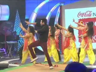 Ayushmann builds abs for Yash Raj film