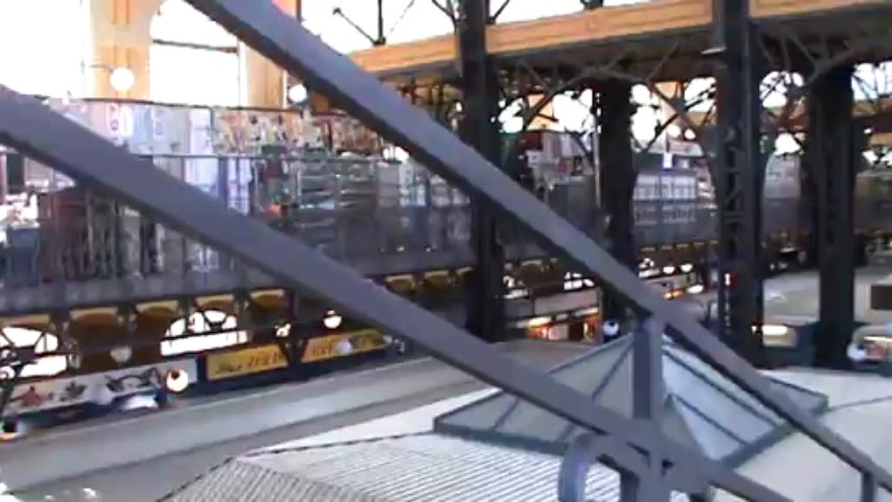 Budapest Platz Markthallen in Budapest  Markthallen Donaukreuzfahrt mit TUI Allegra