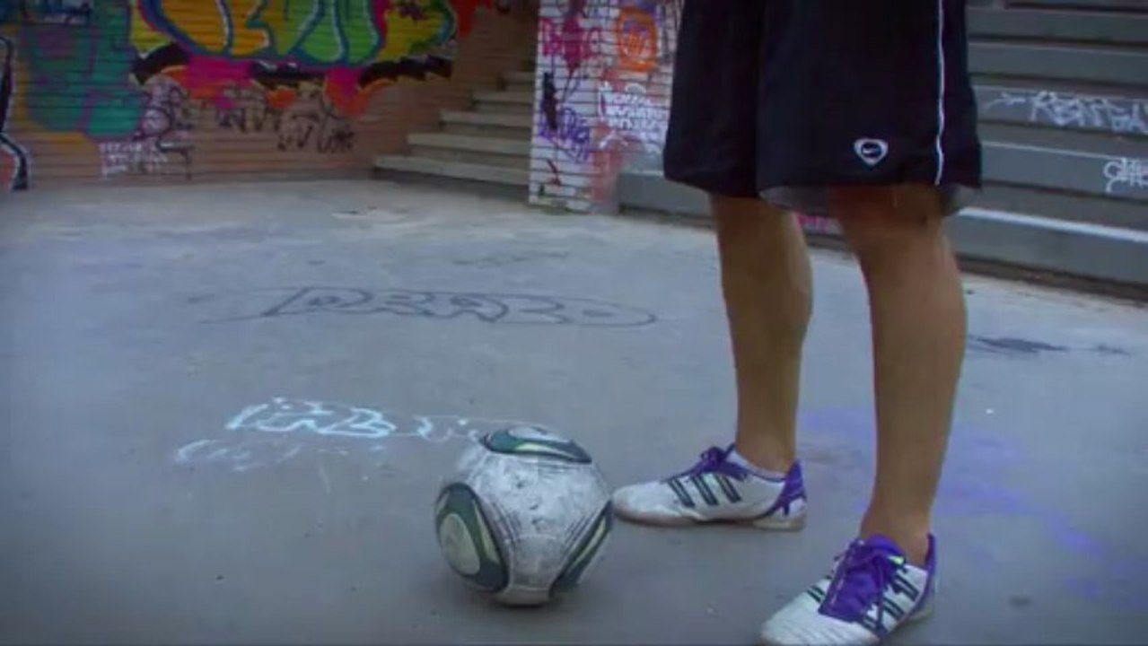 How to kick like Cristiano Ronaldo cr7 - Soccer Tricks