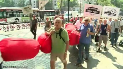 Aicec-Adicae denuncia los "abusos" de la banca-. Firma: LPC .-