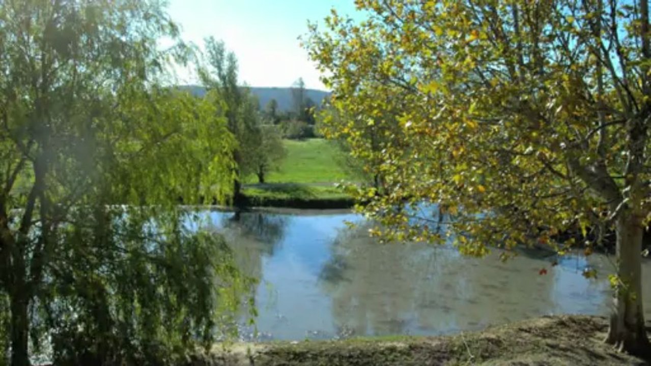 A Vendre Propriété Provence - Vue massif Luberon - 630 m2 - Etang sur terrain 2,7 hectares