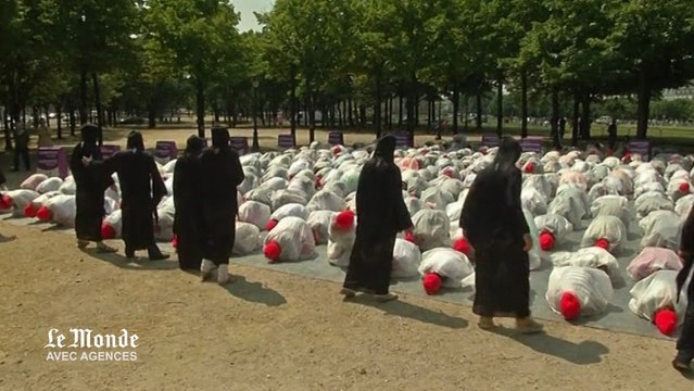 Manifestation des opposants à la proposition de loi sur la recherche sur l'embryon