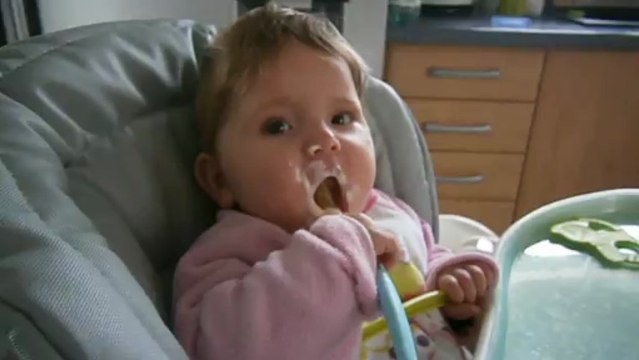 Miam le yaourt de Lucie !