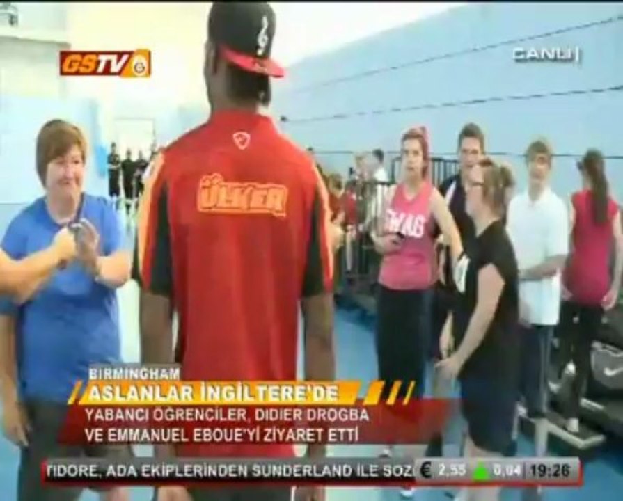 Drogba ve Eboue'nin Misafirleri Vardı..