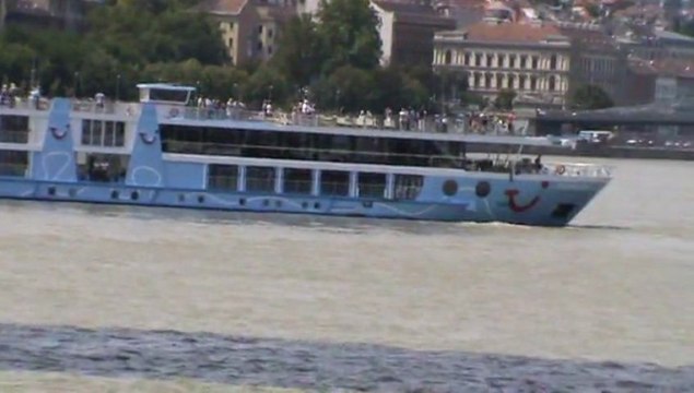 TUI Melodia von aussen TUI Melodia Flusskreuzfahrtschiff TUI FlussGenuss