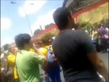 Colectivos oficialistas atacan protesta de estudiantes en Plaaza Venezuela