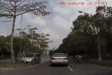 A car right in your face - Terrible accident!