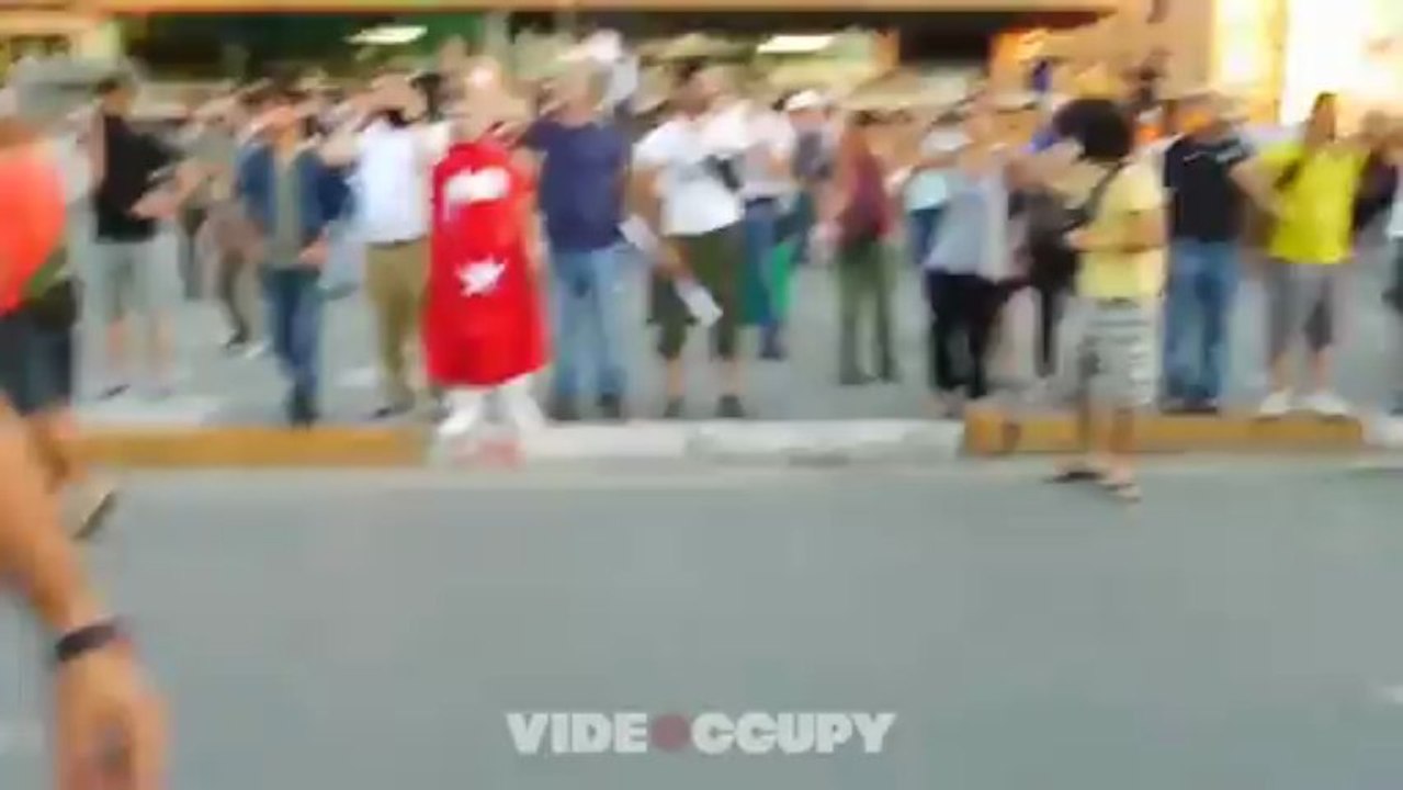 Taksim Meydanı'nda polis müdahalesi __ Police intervention at the Taksim Square ___22.06.2013