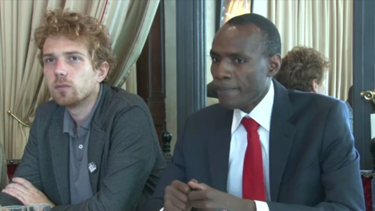 Conférence Survie : La France en guerre au Mali, les troupes africaines sur les Champs-Élysées