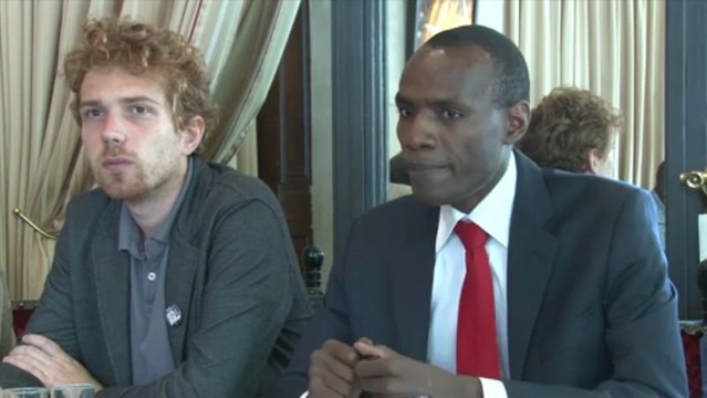 Conférence Survie : La France en guerre au Mali, les troupes africaines sur les Champs-Élysées