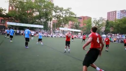 Ο Νοά βάζει γκολ