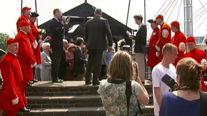 World's oldest rowing race takes place on Thames