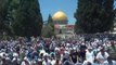 Thousands of Palestinians pray in Jerusalem
