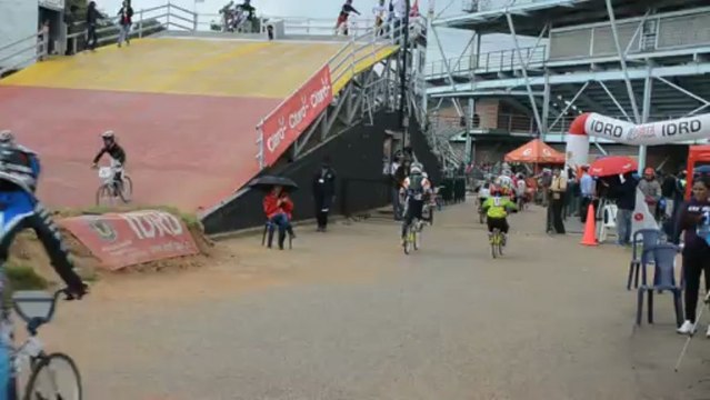 Novato 13-14 Sebax Barragan. VII Valida Nacional de Bicicross 2013. Pista Mario Soto