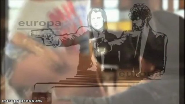 Una artista crea retratos de famosos con cinta magnética