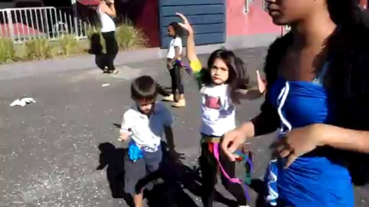 ça bouge à la fête de l'école (Maëlle)