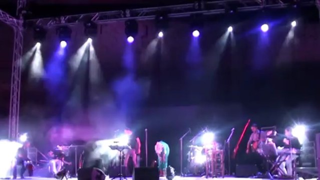 Νατάσσα Μποφίλιου - Εν Λευκώ (10 Ιουλίου 2013, Ρόδος, Θέατρο Μεσαιωνικής Τάφρου)