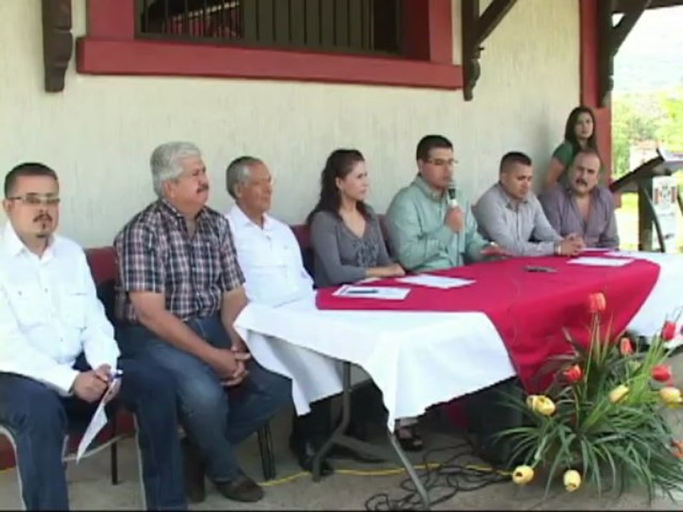 PRESENTACIÓN DE LA CONVOCTORIA PARA  REUNIR A LAS CANDIDATAS A "SEÑORITA TURISMO ATOTONILCO 2013"