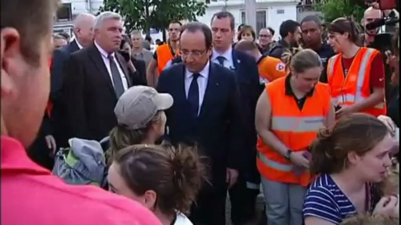 Train derails and crashes outside Paris