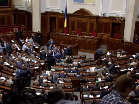 Президента Польши в Луцке испачкали яйцом