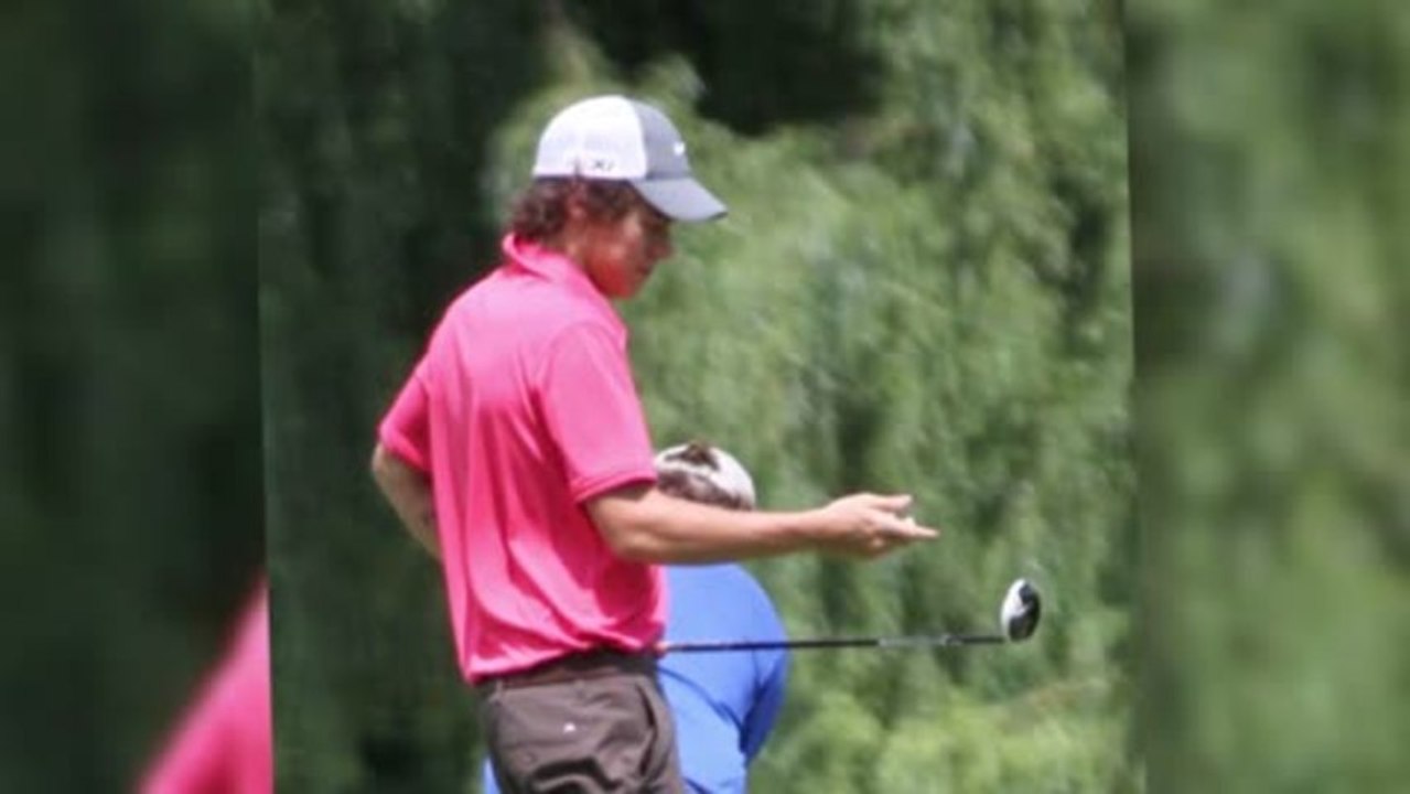 Harry Styles beim Golf spielen