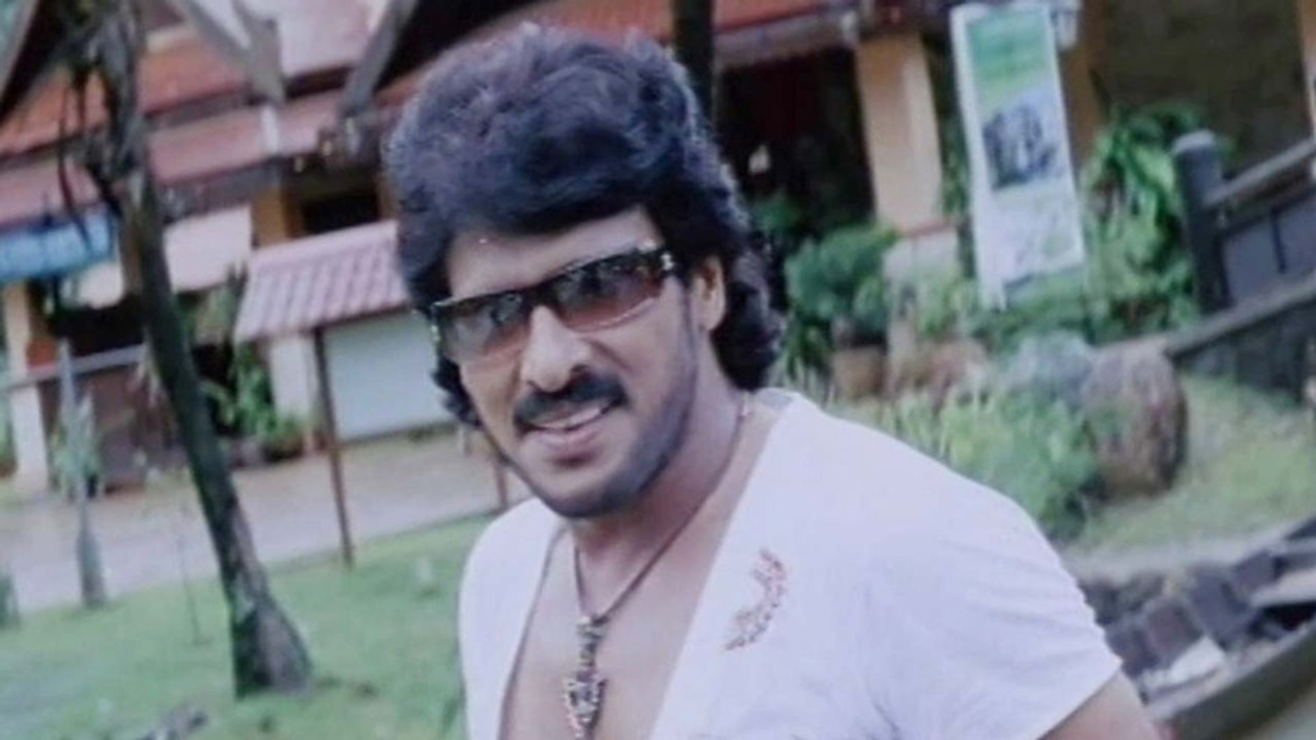 ⁣Jadugallu Songs - Apple Apple - Upendra Charmi Jennifer