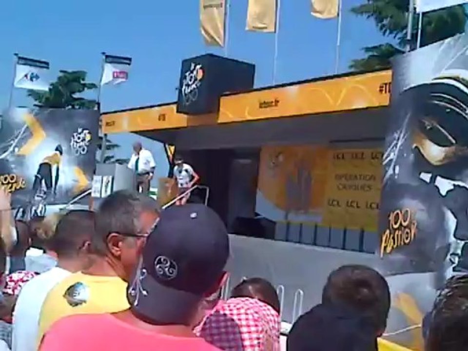 Tour de France 2013 - 13e étape - Tours / Saint-Amand-Montrond - Jérémy Roy au podium signatures