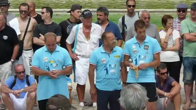 Vidéo du Mondial de la Marseillaise à pétanque 2013 , deux premiers jours .