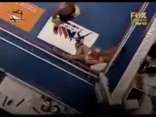 dym_down  Δείτε το βίντεο στο οποίο ο Τούρκος Gurkan Uzkan ”έκανε μαγκιές” στον Μιχάλη Ζαμπίδη!