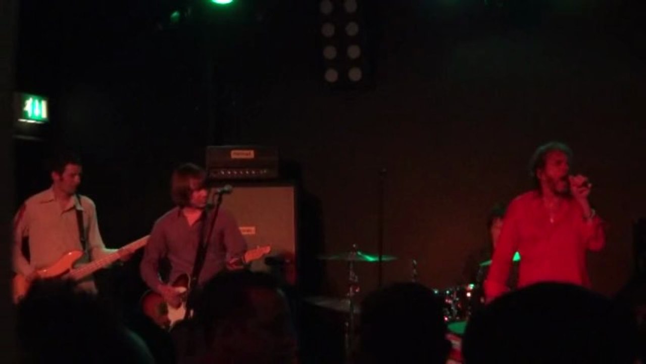 ALI McKENZIE - LEAVING HERE (Live at The Globe, Cardiff - 13th July 2013)