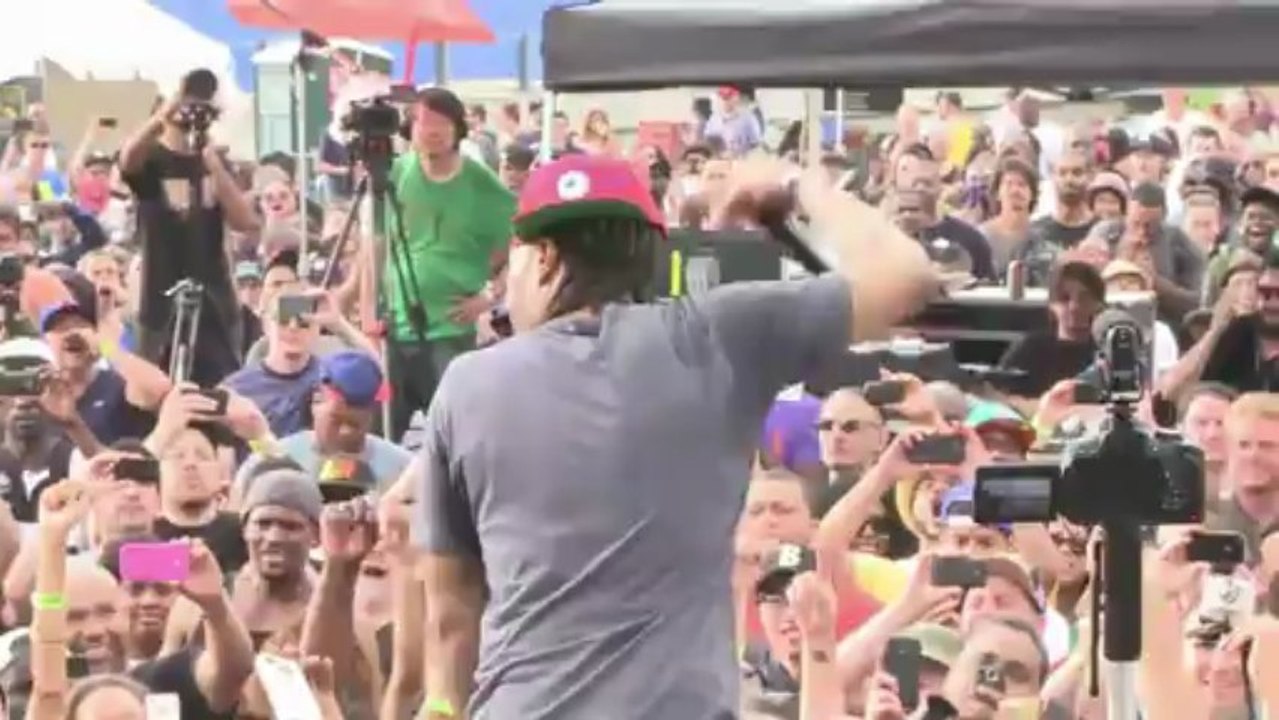 Redman Lets the Crowd Be Method Man for 'Da Rockwilder'