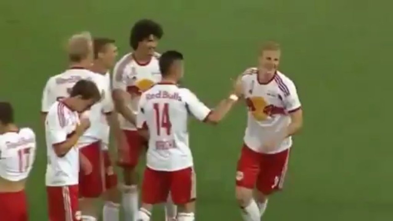 VIDEO Insolite - un but marqué de 65 mètres !