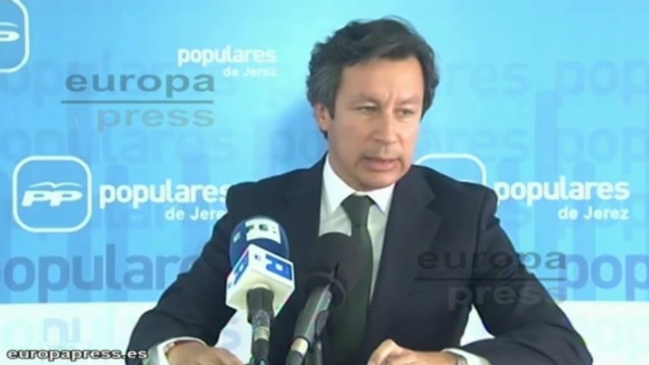 Floriano dice que el PP no va a ceder a chantajes