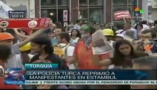 Policía turca vuelve a reprimir manifestaciones con gases lacrimógenos