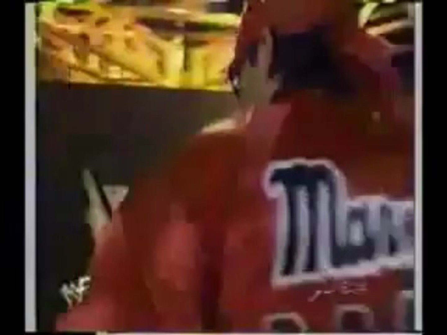 3.SABLE KICKS JAQUELINE IN THE FACE