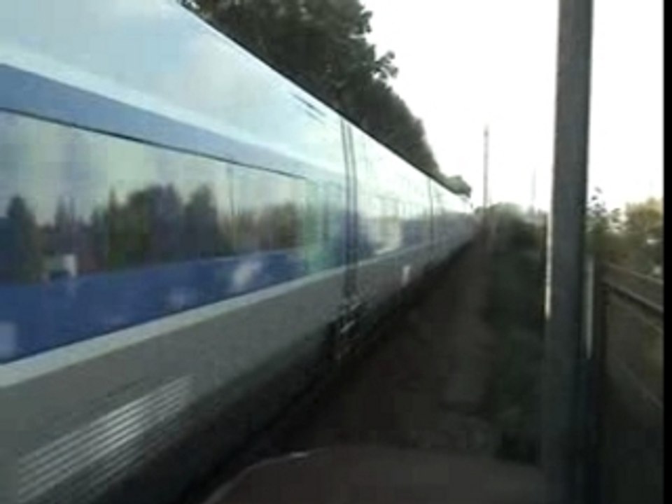 TGV sortant de RENNES