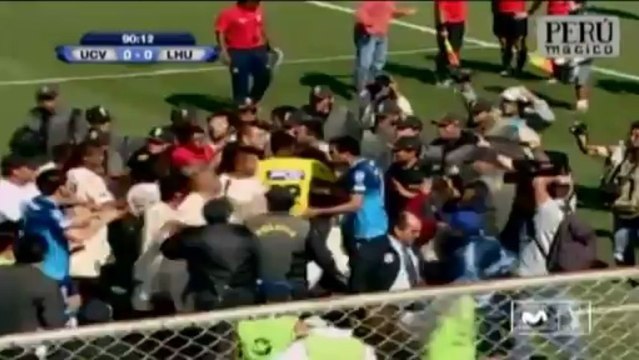 Peru: Elfer in letzter Minute! Trainer legt sich mit Polizei an