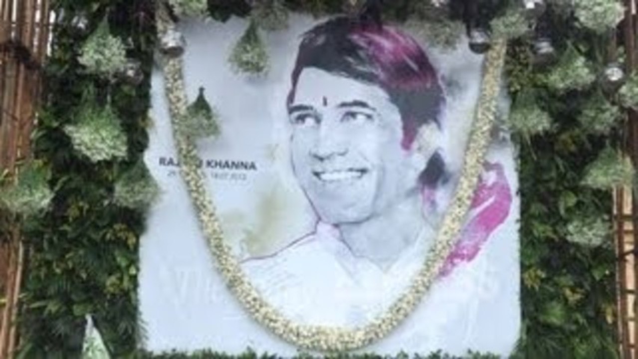 Rajesh Khanna's First Death Anniversary | Reena Roy, Anju Mahendru, Dimple Kapadia