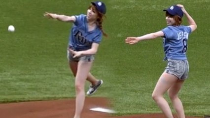 Carly Rae Jepsen Throws Amazingly Bad First Pitch.