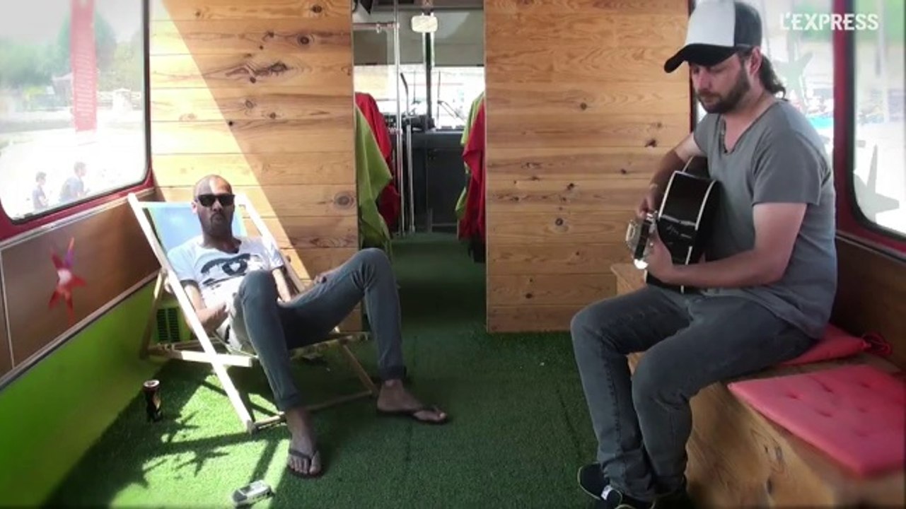 Le groupe de rock Skip The Use en session acoustique aux Francos 2013