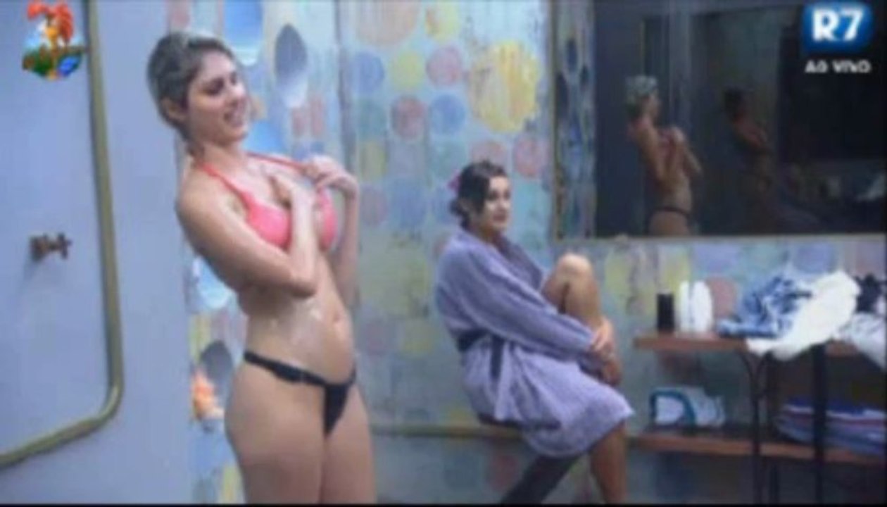 Baby, Yudi e Andressa conversando enquanto Baby toma banho! 15/07