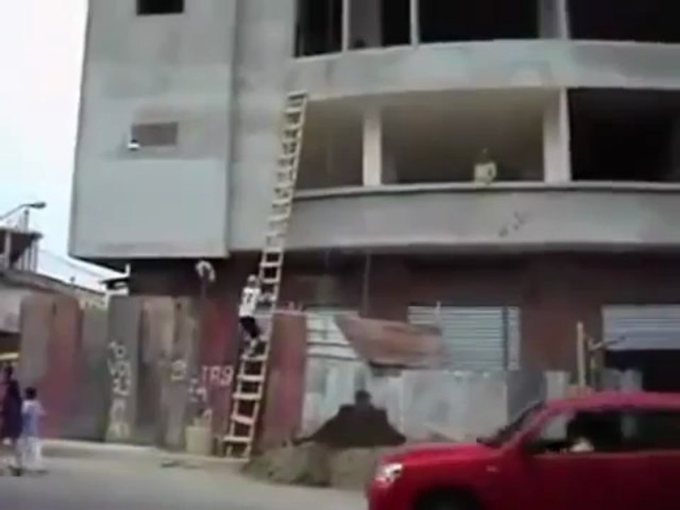 comment arriver à la 4e étage avec une échelle de trois étages