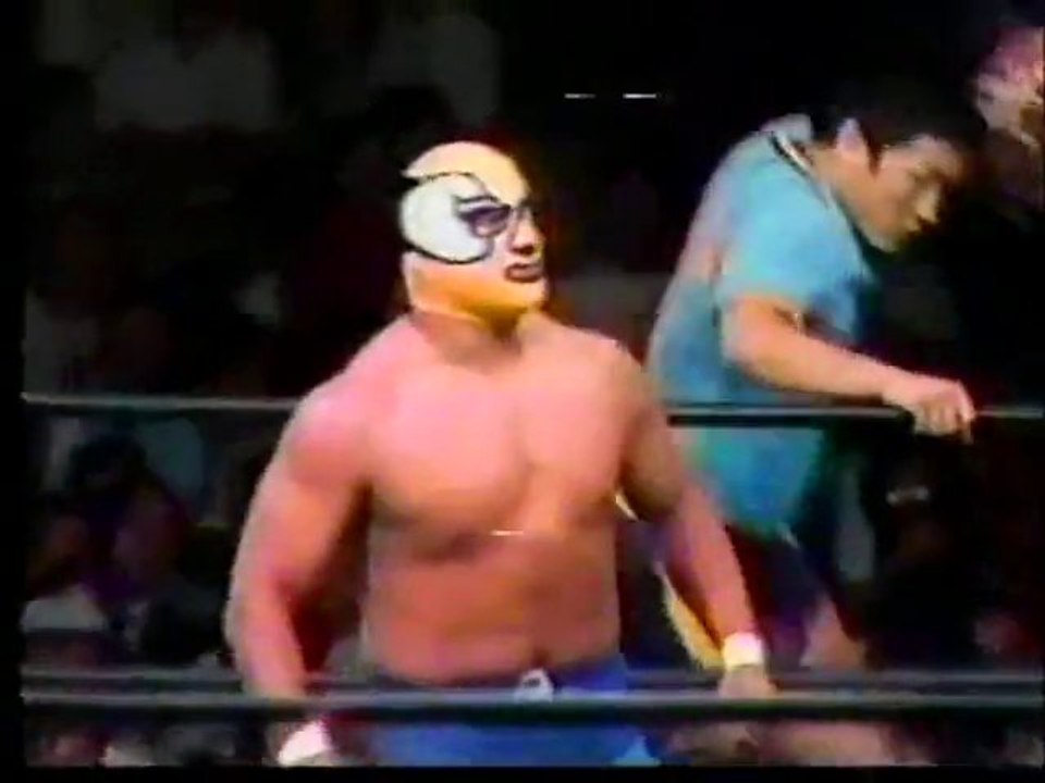 Mil Mascaras vs El Halcon ( mask vs mask 1978 Japan )