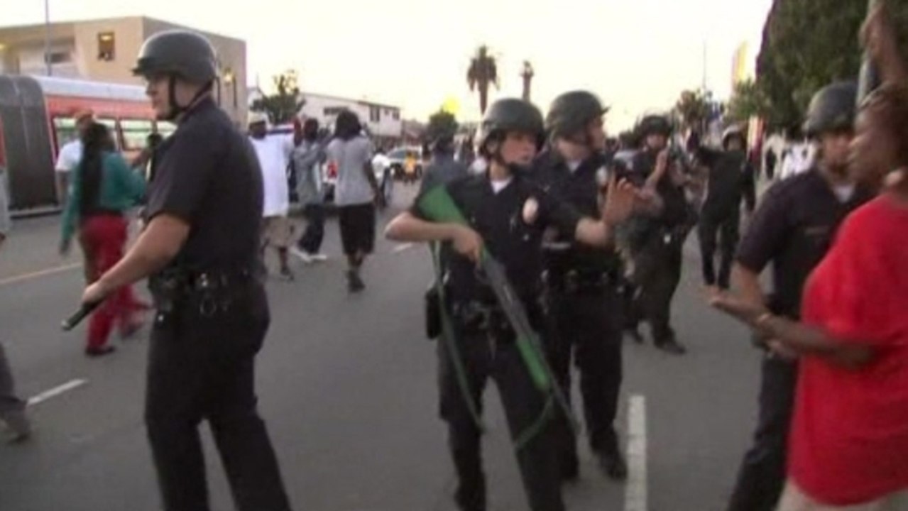 LA protests get unruly