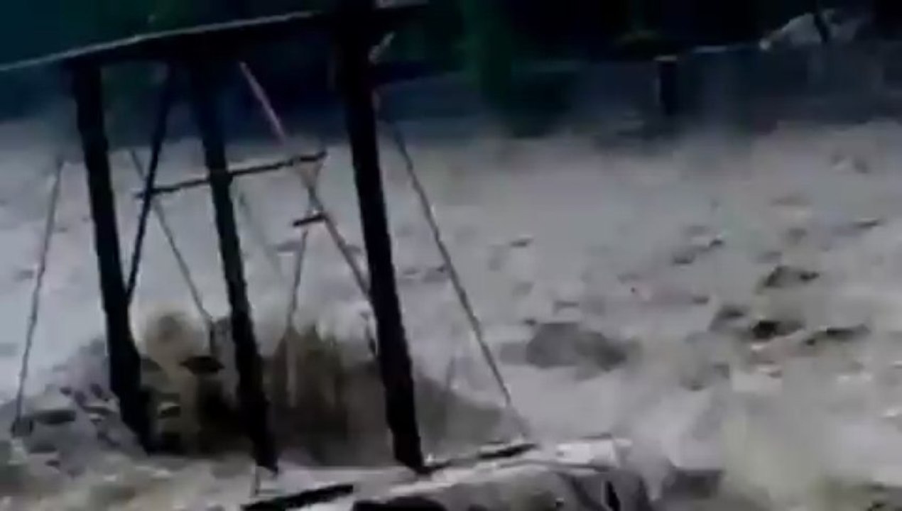 Live Flood June 2013 in Uttarakhand Himachal [HD]